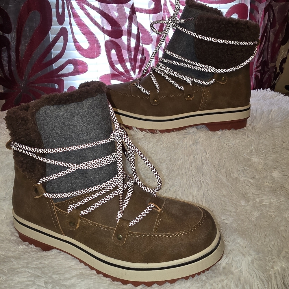 NWOT Brown Suede Women's Boots